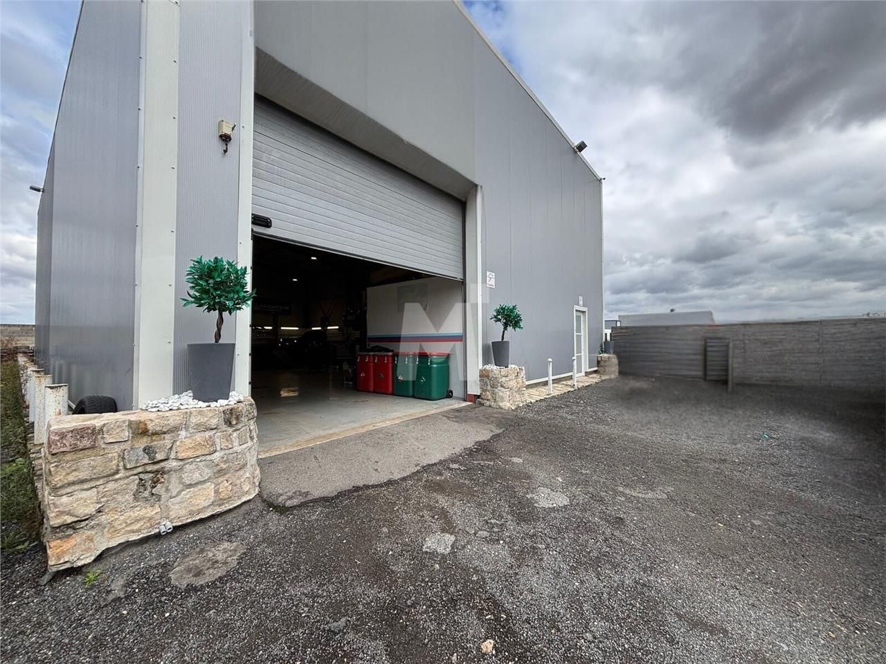 Sur un foncier de 925 m², nous vous proposons à l