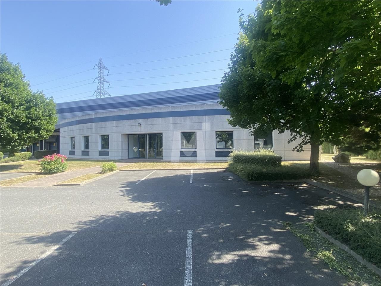 Au sein du Parc du Bois Chaland, sur un foncier d