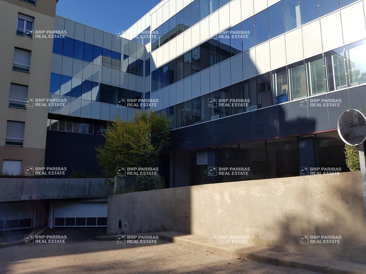 117.14 m² pour ce bureaux en location à Dijon