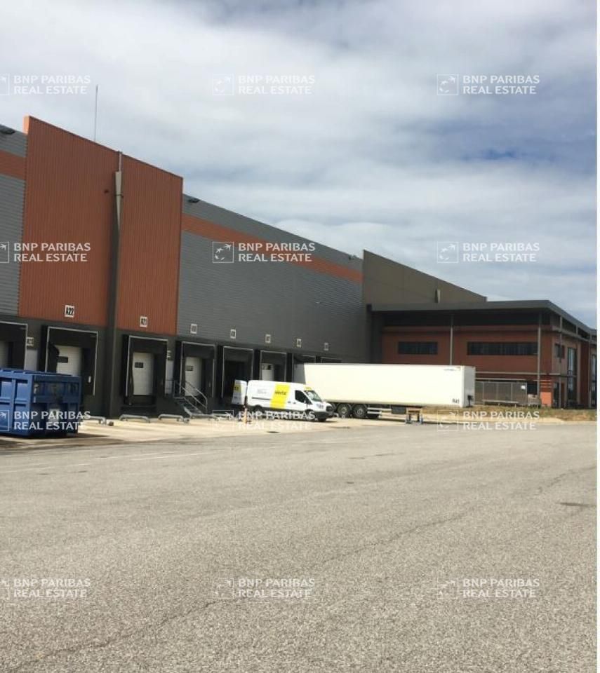 28882 m² pour cetentrepôts classe a en location à Saint-martin-de-crau