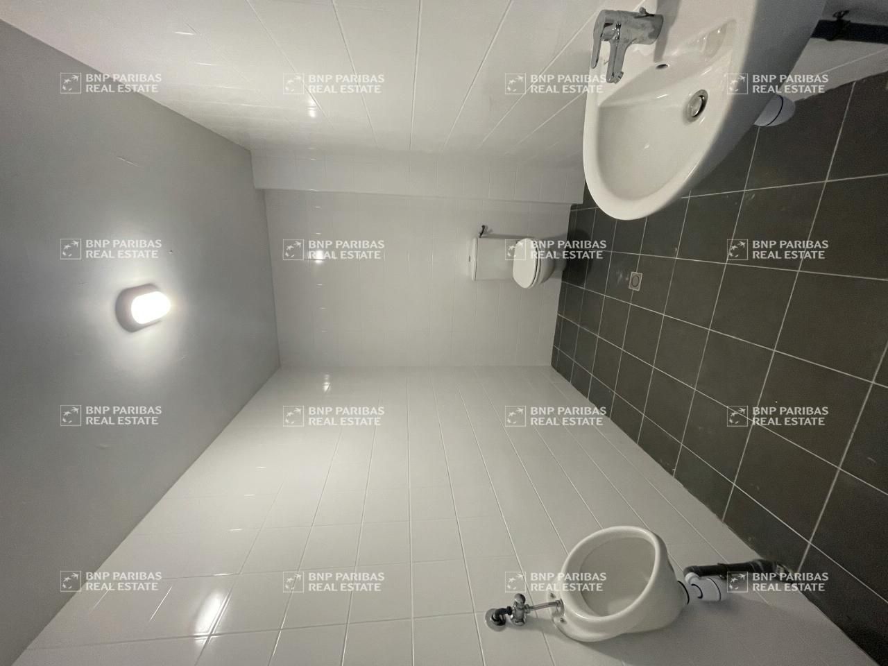 850 m² pour ce activité en location à Tresses