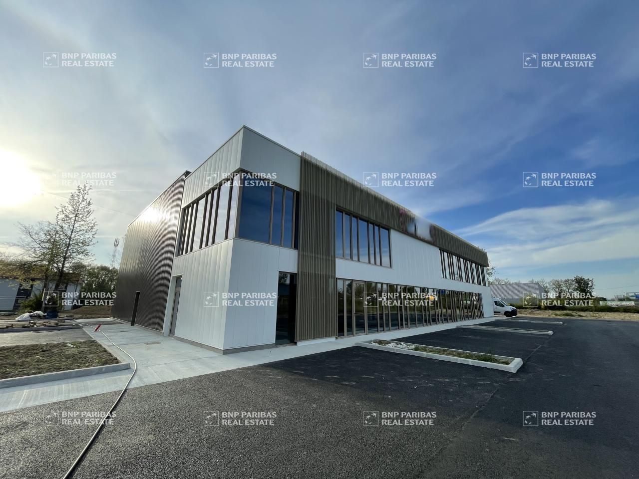 Location Activité 641.2 m² non divisibles 82710 Bressols