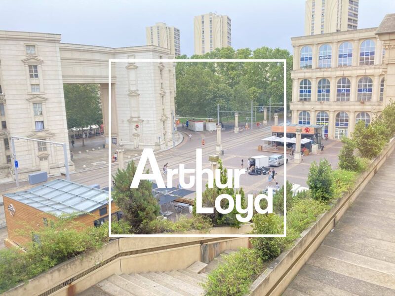 Dans un immeuble emblématique de l'hyper centre-v