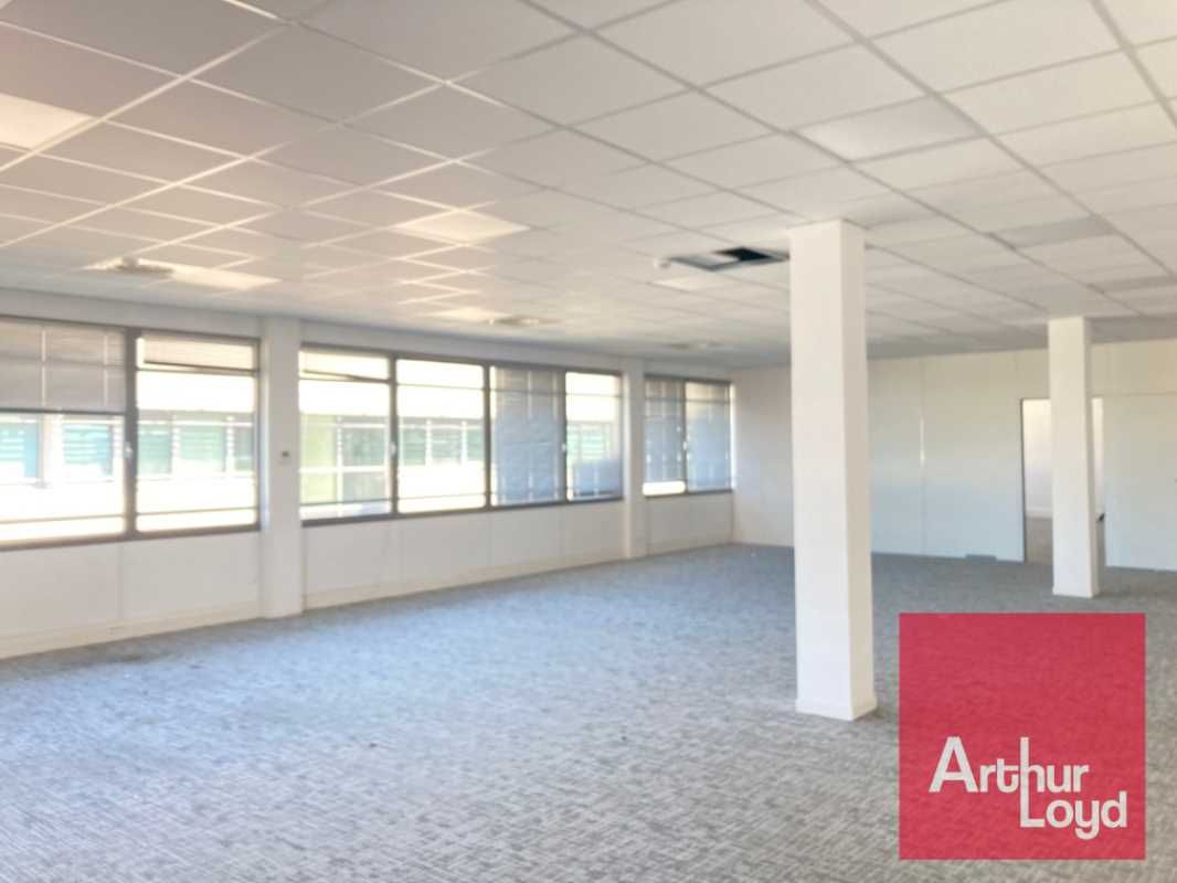 Situé en bordure de la route départementale 172 e