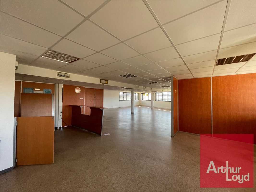 Vous recherchez des bureaux spacieux et bien situ