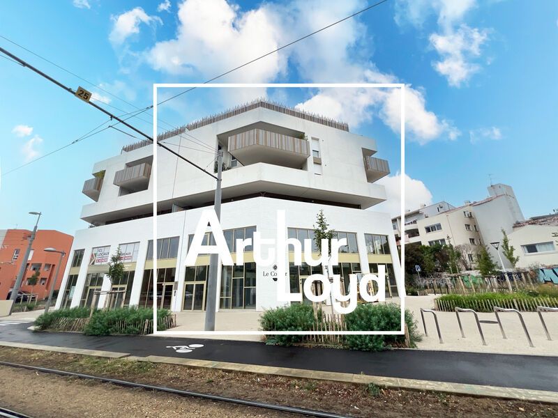 Situé dans la ZAC de la Restanque, quartier en pl