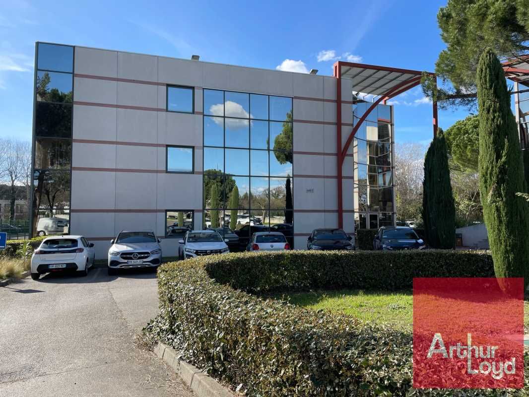 Au coeur du Millénaire, au sein d'un ensemble con