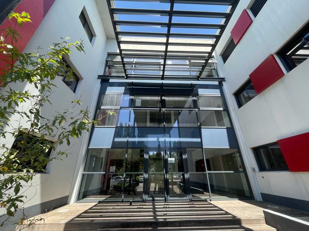 Localisation idéale au sein du Parc Georges Besse