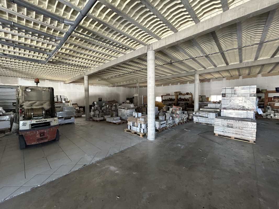 Situé à seulement 2 minutes de la sortie de l'aut