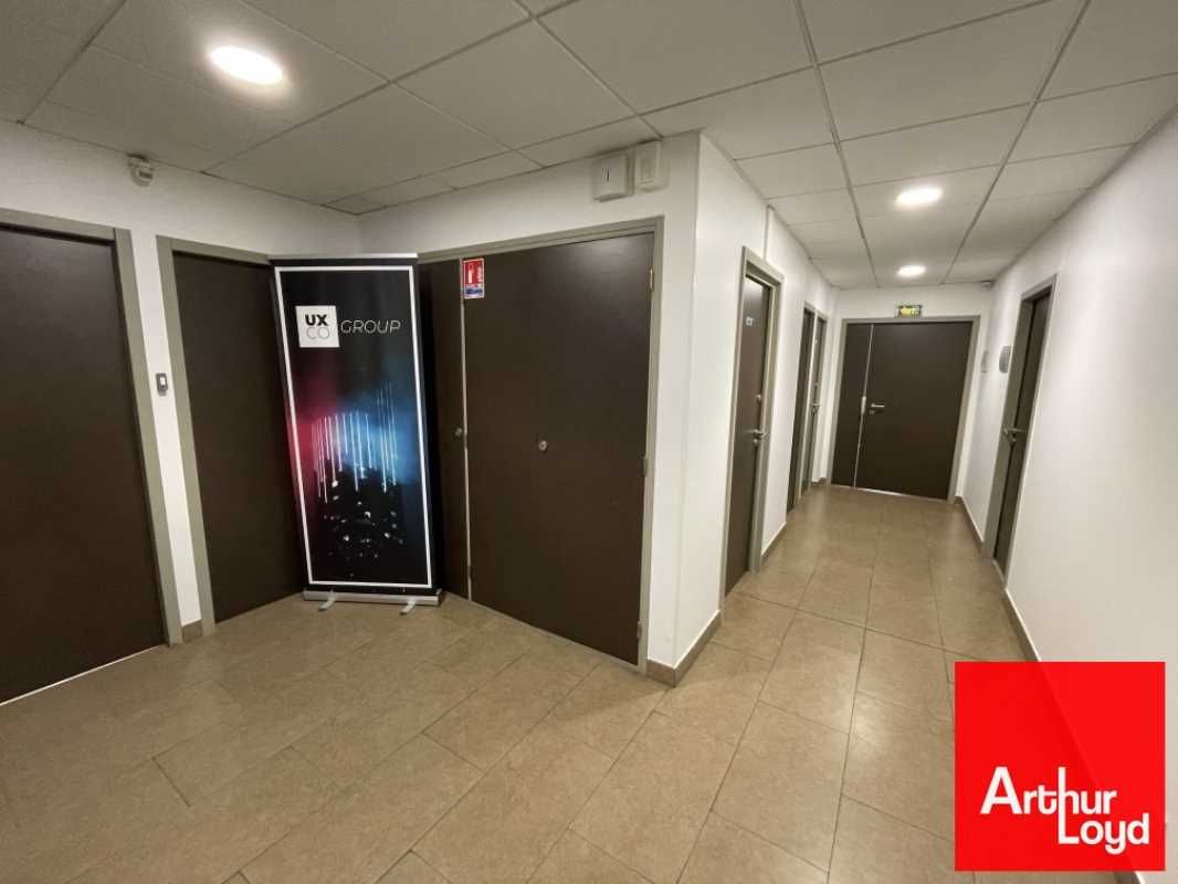 Nous vous proposons dans un immeuble de bureaux d