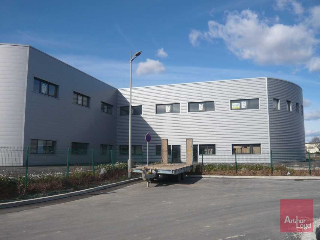 Au sein du parc de l'aéroport à Pérols, dans un i