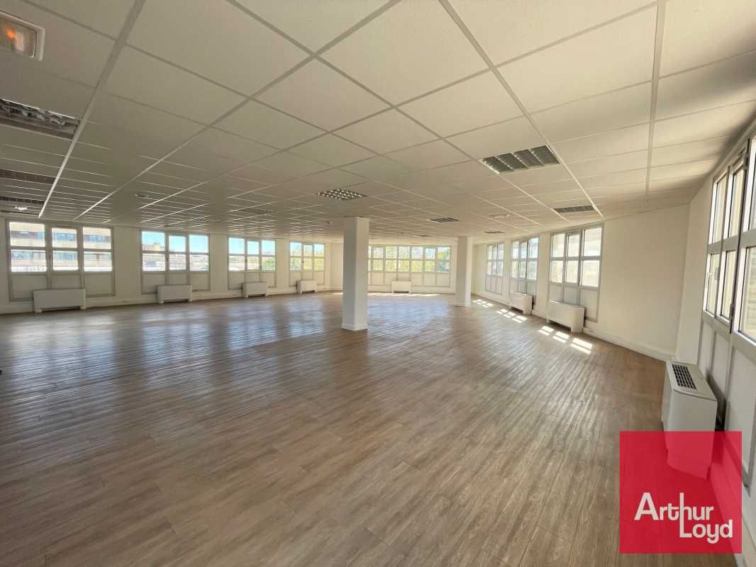 Arthur Loyd vous propose 241,93 m2 de bureaux sit