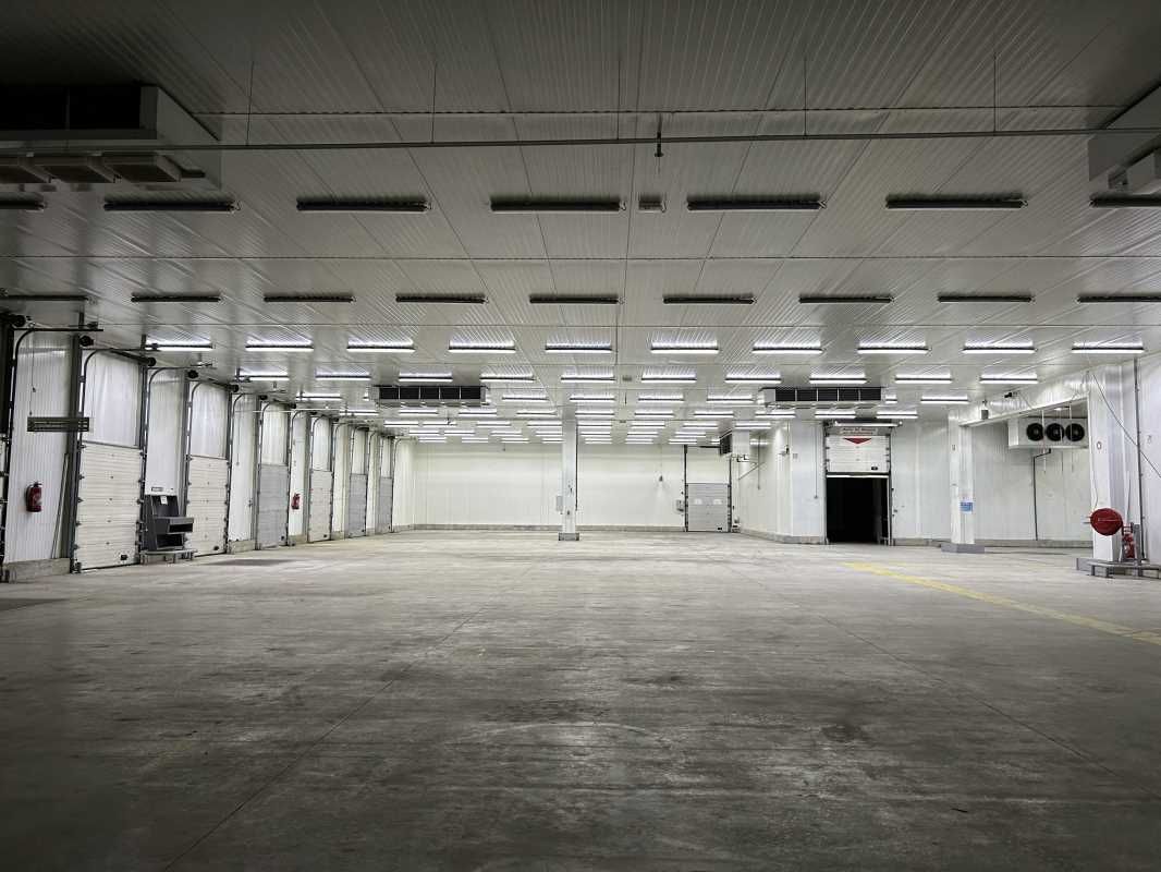 Emplacement exceptionnel à l'entrée du marché int