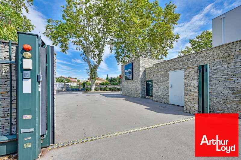 Nous vous proposons à la vente un lot de bureaux 