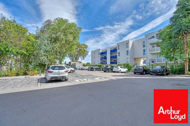 Nous vous proposons à la vente un lot de bureaux 