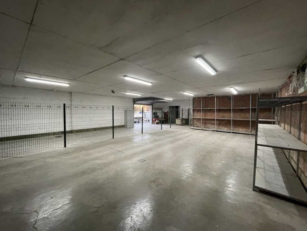 Découvrez ce local d'activité à louer à Pézenas -