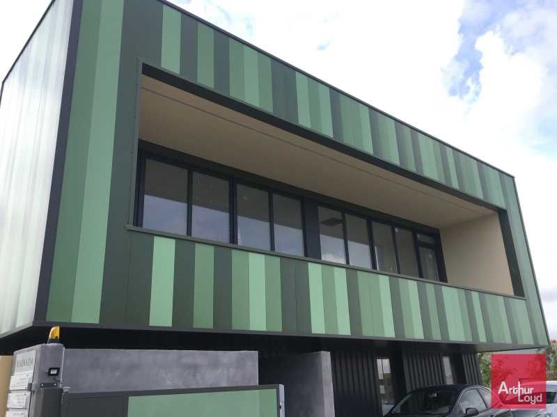 Dans un immeuble récent à l'entrée Est de Fabrègu