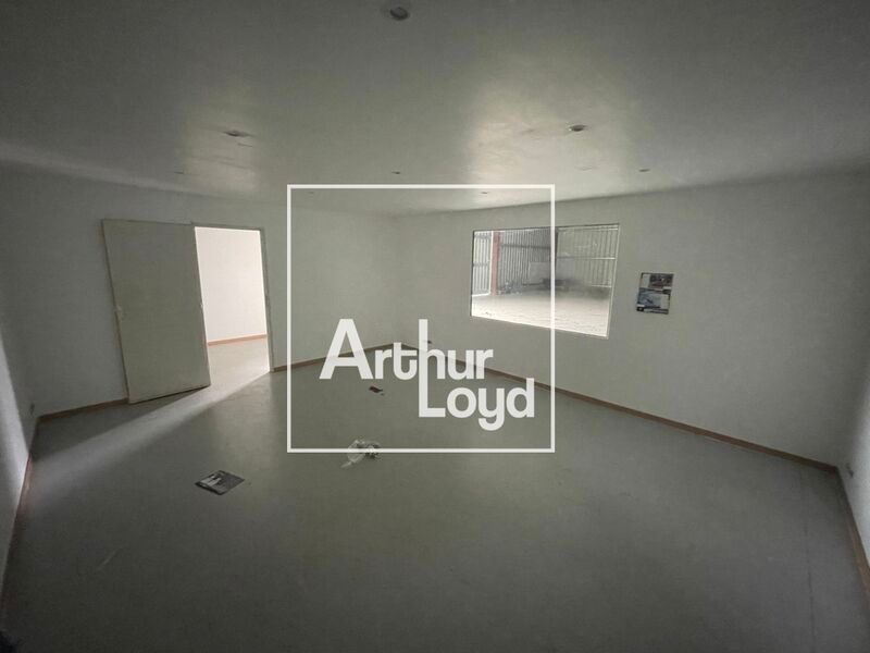 À louer, dans un ensemble immobilier de 2022, 3 l