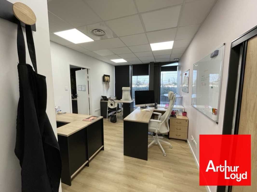Arthur Loyd vous propose des bureaux d'environ 40