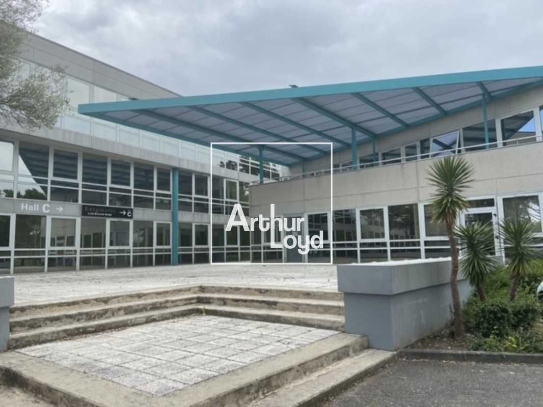 Nous vous proposons deux lots de bureaux en rez-d