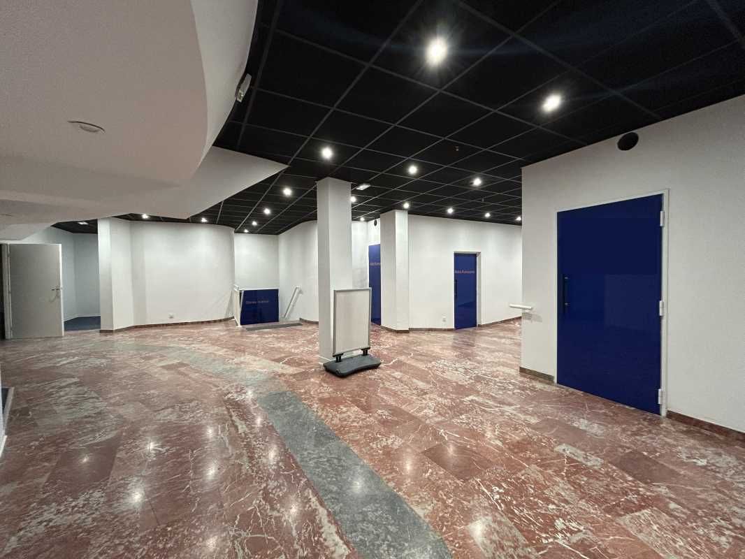 Arthur Loyd propose à la location des locaux amén