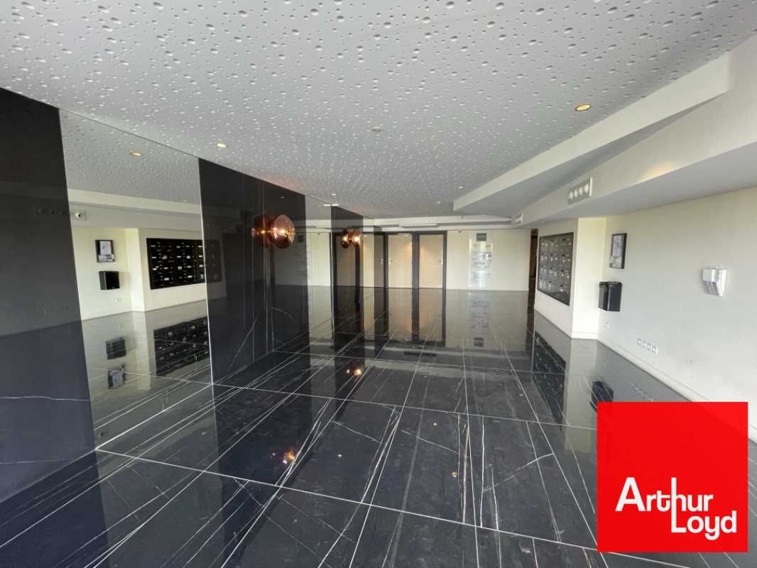 Au coeur de ZAC Eurêka, dans un ensemble immobili