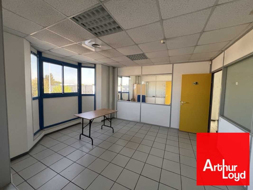 Arthur Loyd vous propose à la location un local p