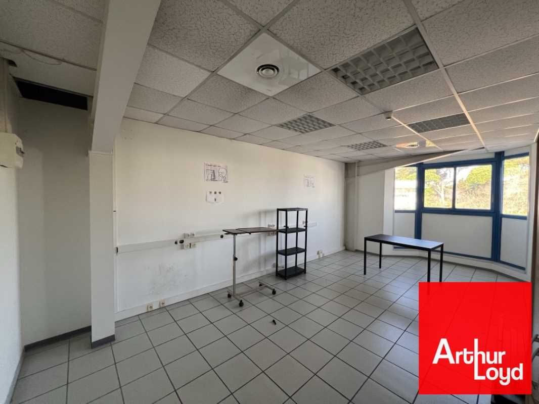 Arthur Loyd vous propose à la location un local p