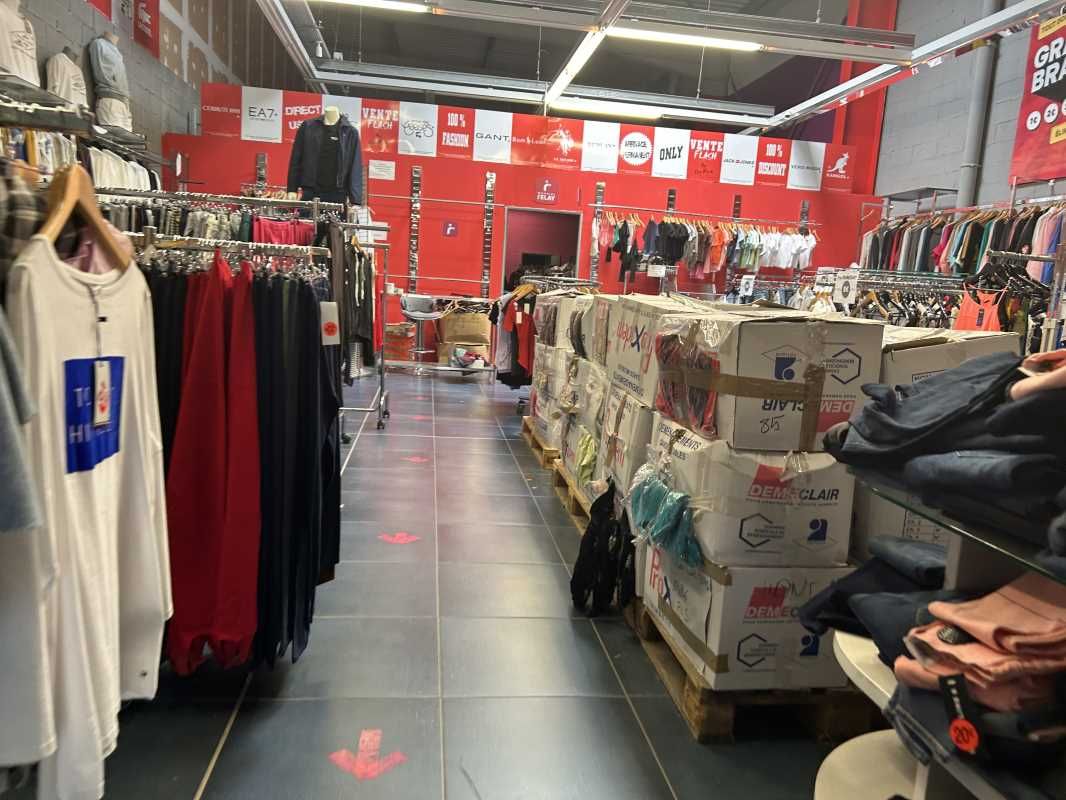 Arthur Loyd vous propose un local commercial  de 