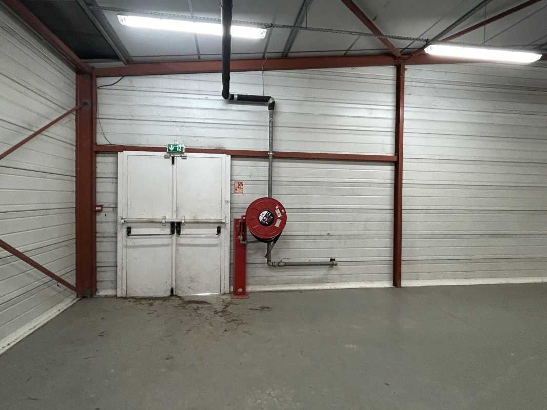 Arthur Loyd vous propose un local commercial à lo