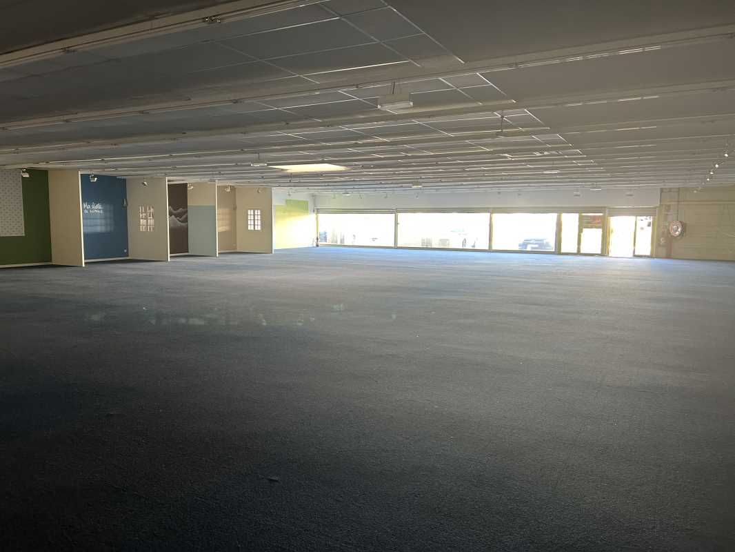 Arthur Loyd vous propose un local commercial à ve