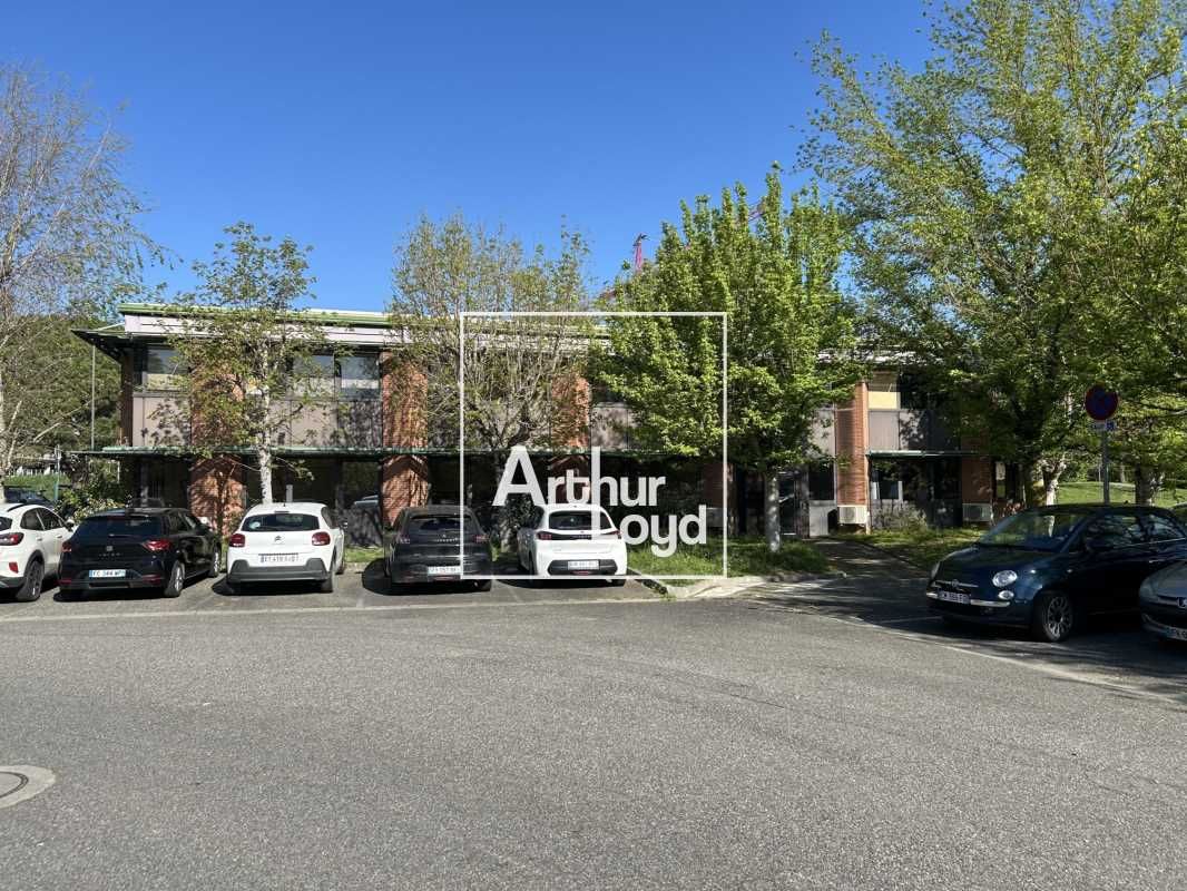 Nous proposons à la location un plateau de bureau