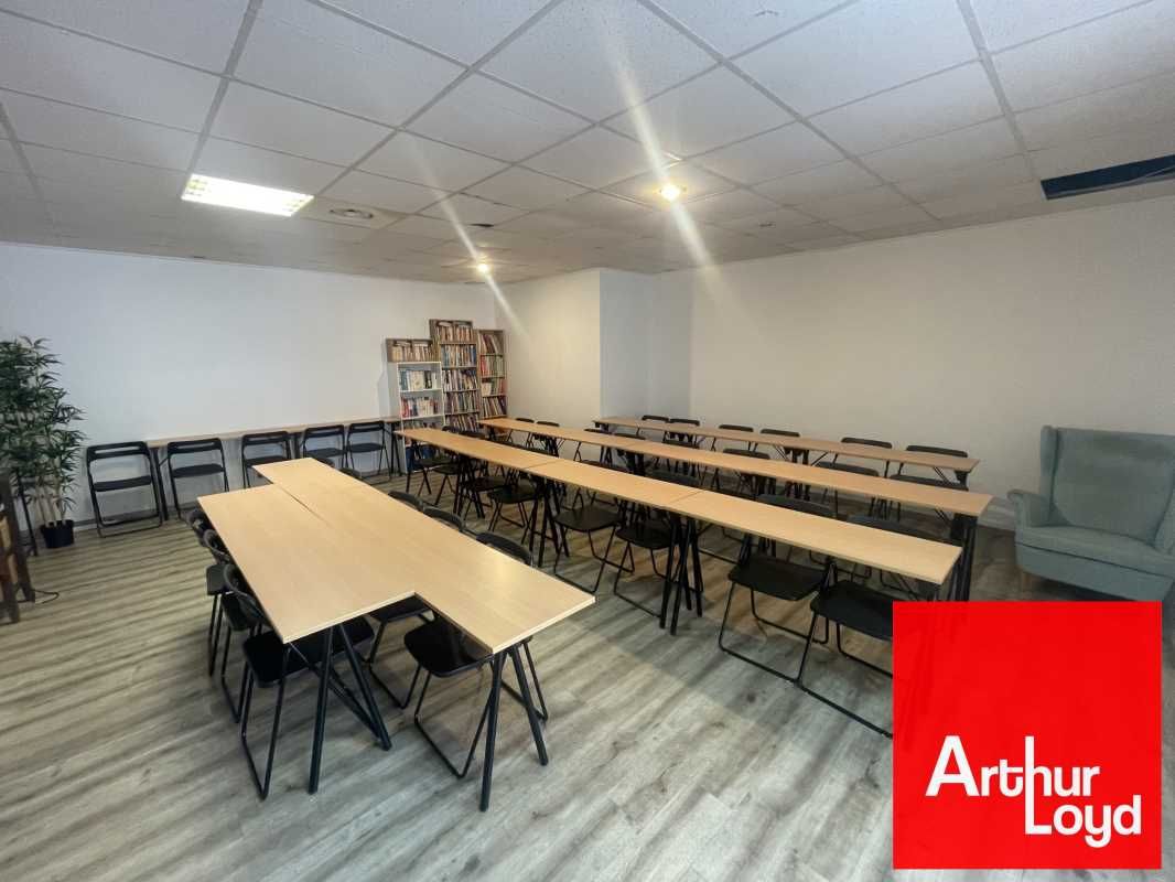 Nous vous proposons, en location, un local profes