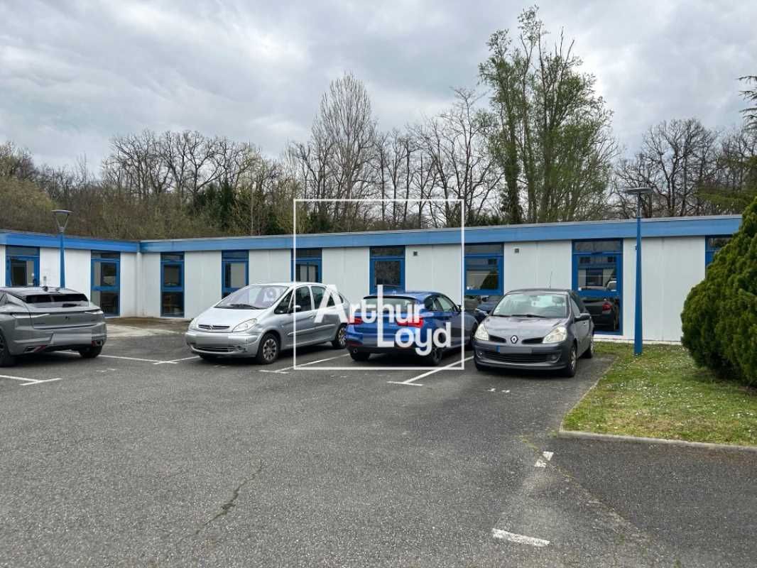 Situés en plein coeur d'une zone tertiaire, ces b