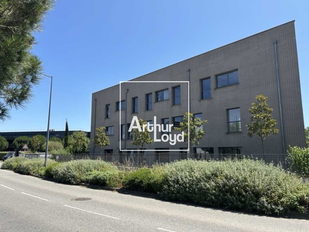 Arthur Loyd vous propose à la location, des burea