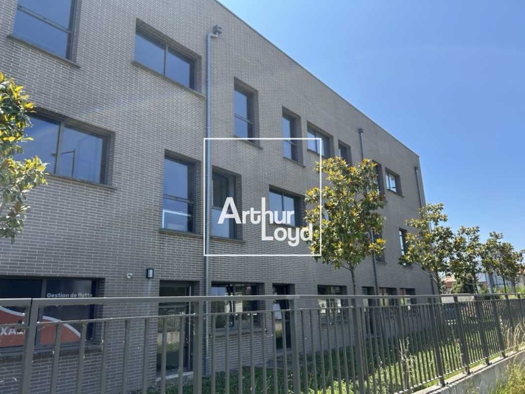 Arthur Loyd vous propose à la location, des burea
