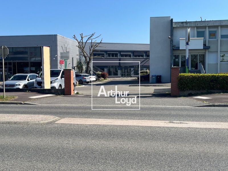 Au sein de la zone Enova de Labège, Arthur Loyd v