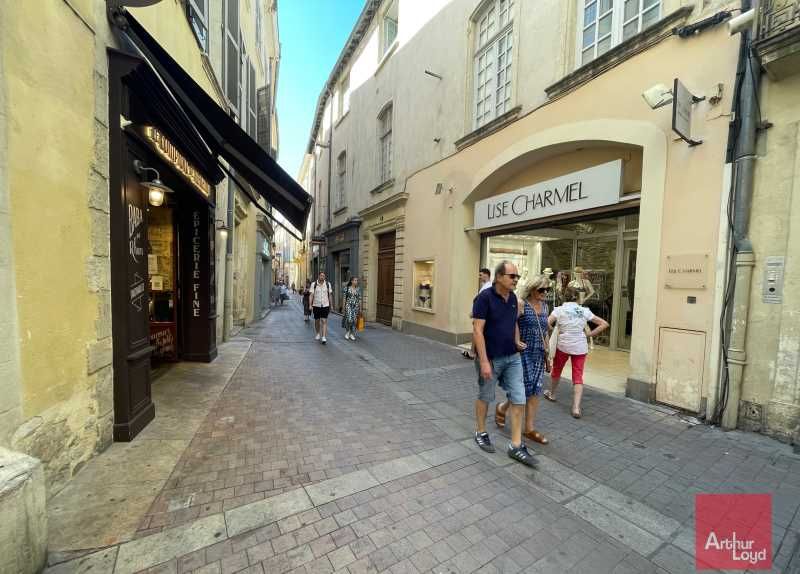 Découvrez un local commercial à céder, idéalement