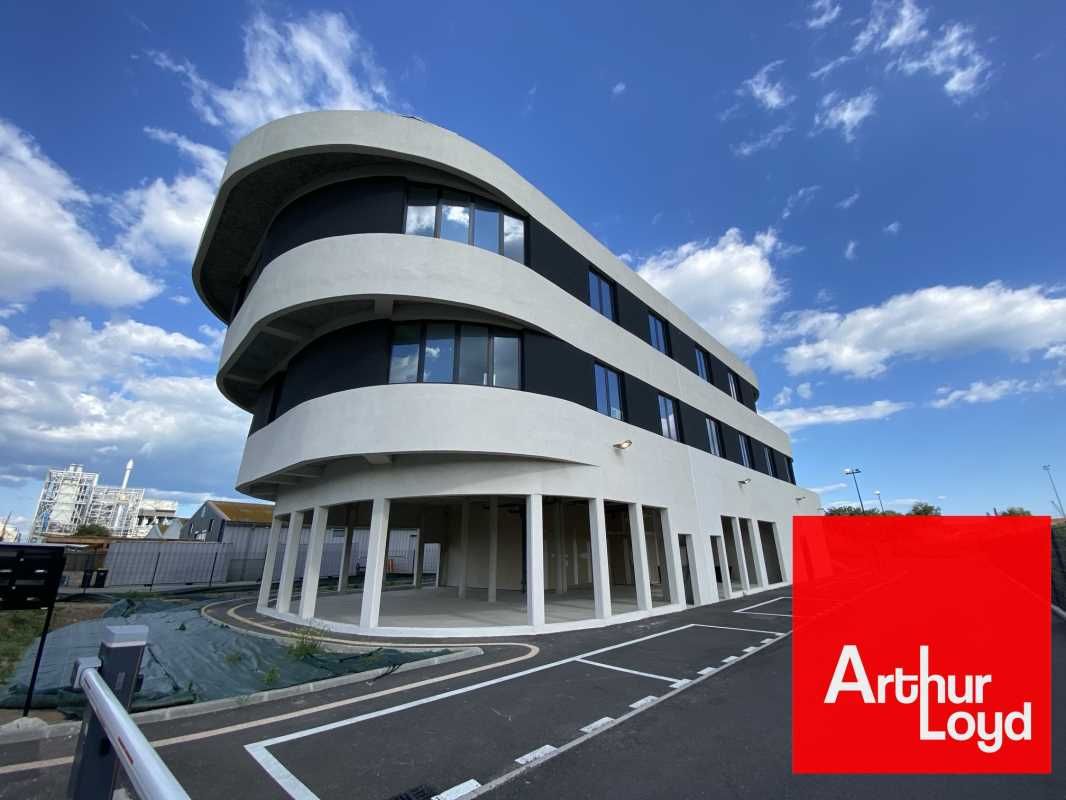 Aux portes de Sète, à proximité du port, d'une ba