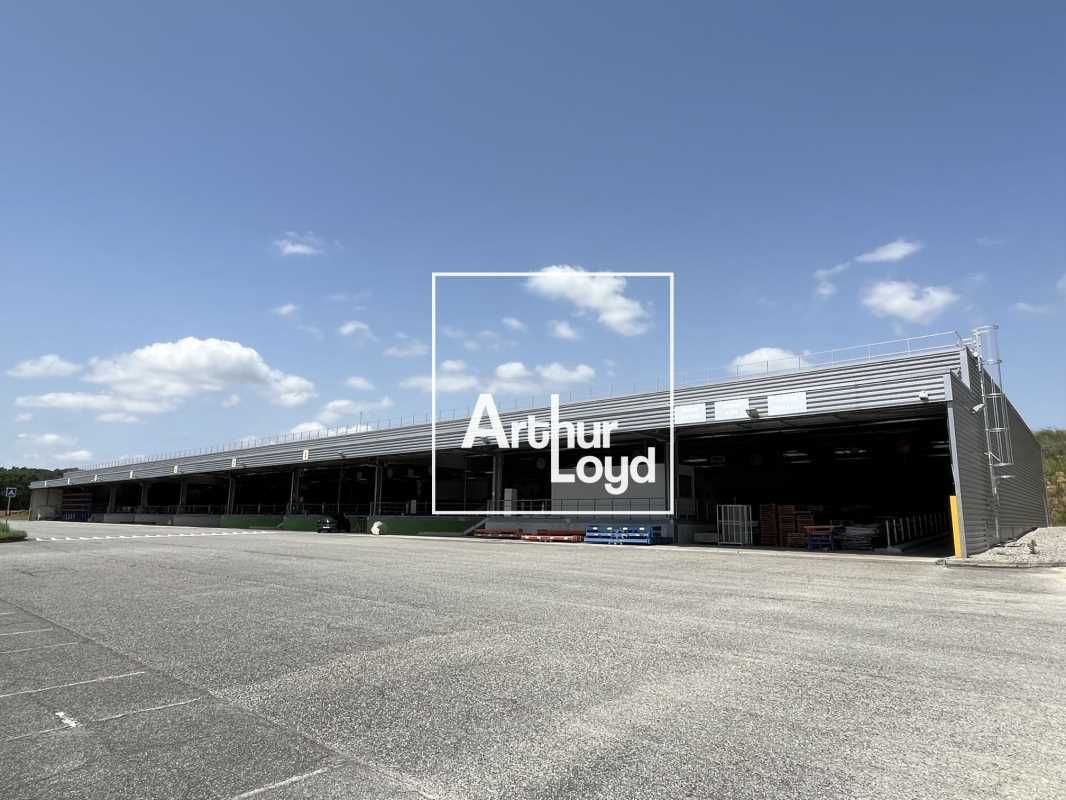 BAZIEGE  Au sein d'un parc logistique clos et séc