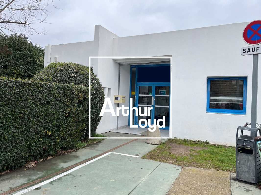 Nous vous proposons un immeuble tertiaire en R+1 