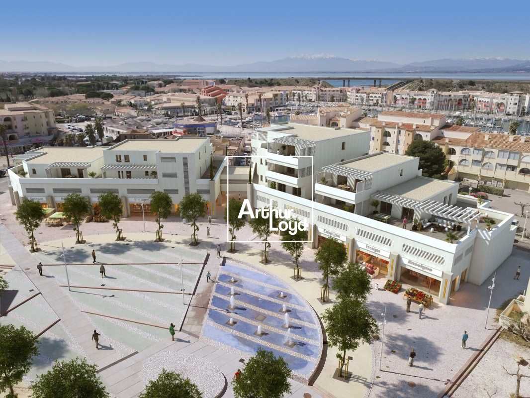 En plein coeur du centre-ville de Port-Leucate, à