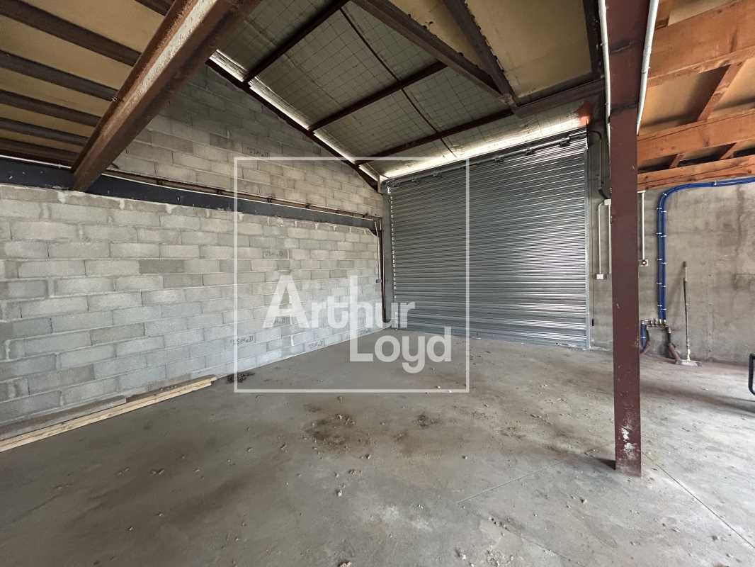 Arthur Loyd propose à la location un local d'acti