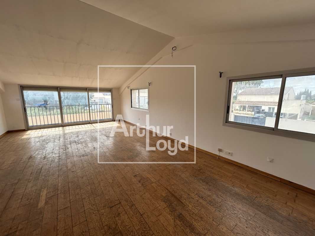 Arthur Loyd propose à la location un local d'acti