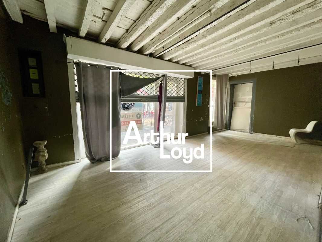 Découvrez un local commercial de 95,22 m² disponi