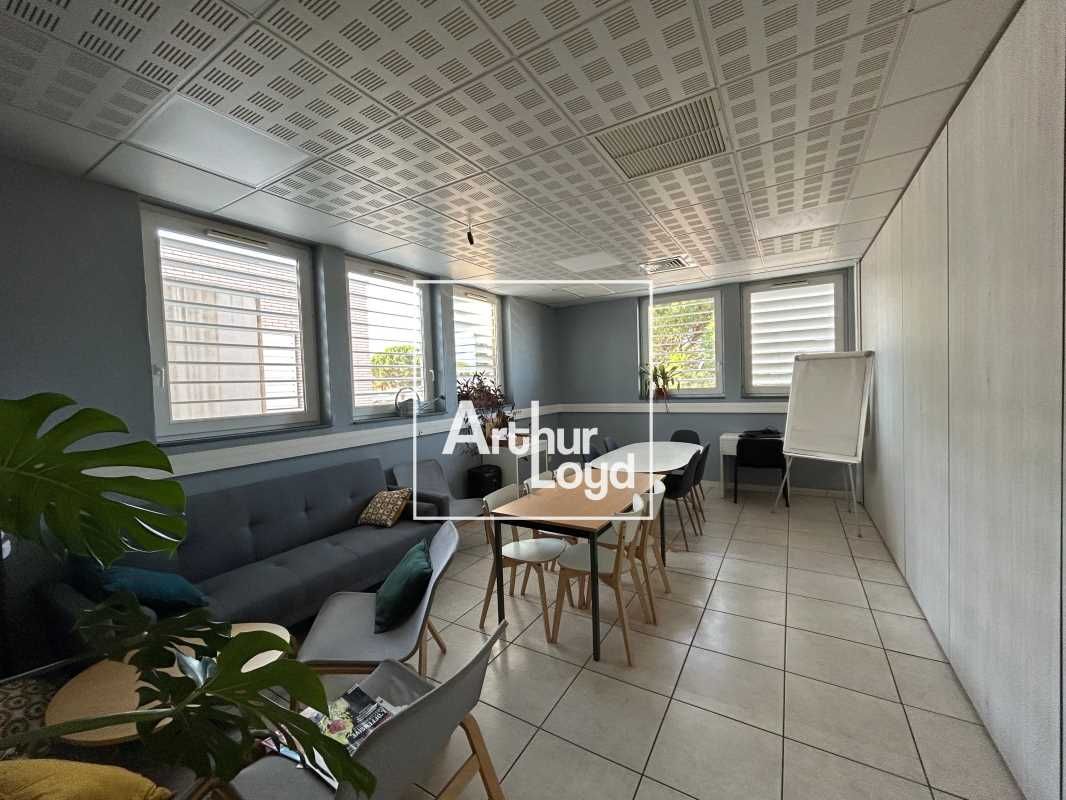 Arthur Loyd vous propose à la vente un plateau de