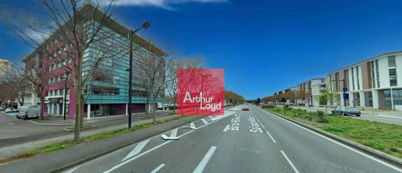 Opportunité unique d'acquérir un local commercial