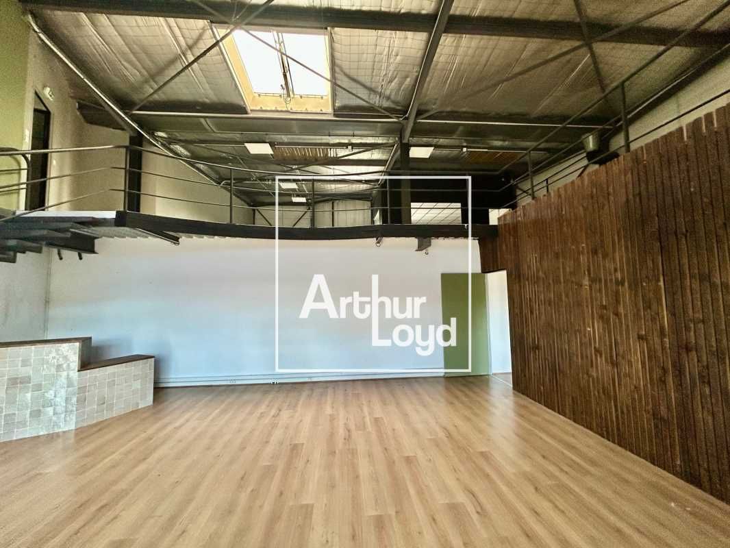 À louer - Local commercial de 208 m² situé en ZAC
