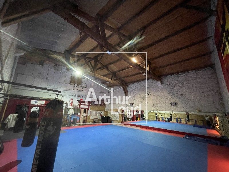 Implanté à seulement quelques minutes à pied du c