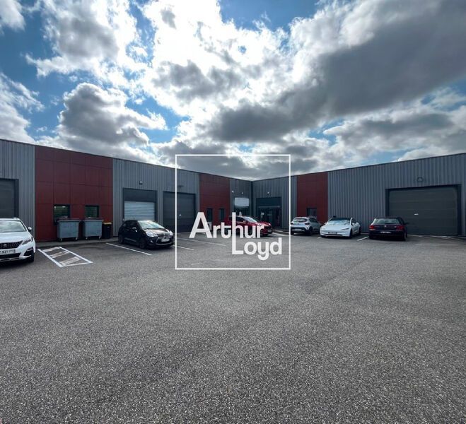 MONTRABE - EST TOULOUSE Au sein de la zone Longu